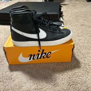 Nike blazer mid 77 9.5/11